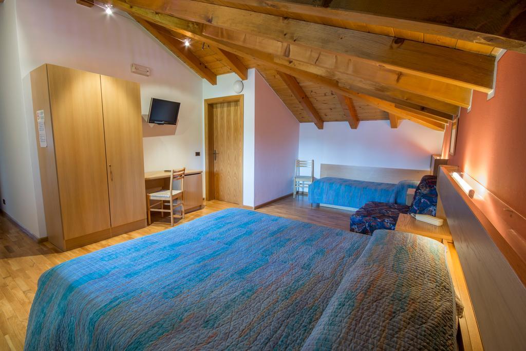 Hotel Garni Castel Ferari Tuenno Pokój zdjęcie