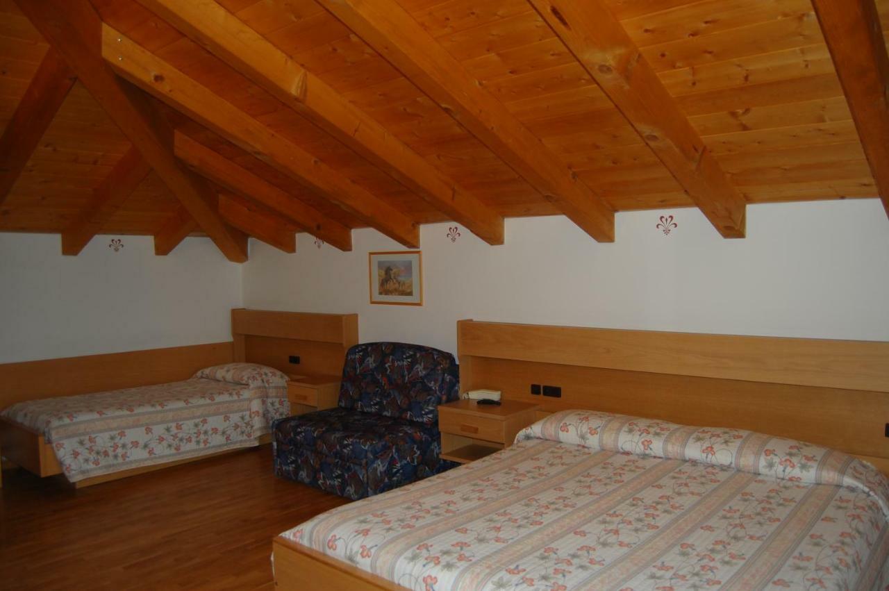 Hotel Garni Castel Ferari Tuenno Zewnętrze zdjęcie